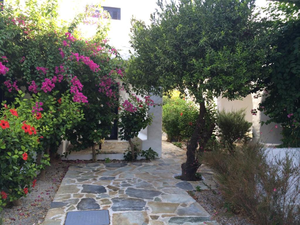 Utopia Hotel Apartments photo 3