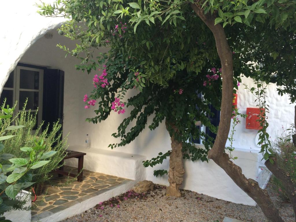 Utopia Hotel Apartments photo 4
