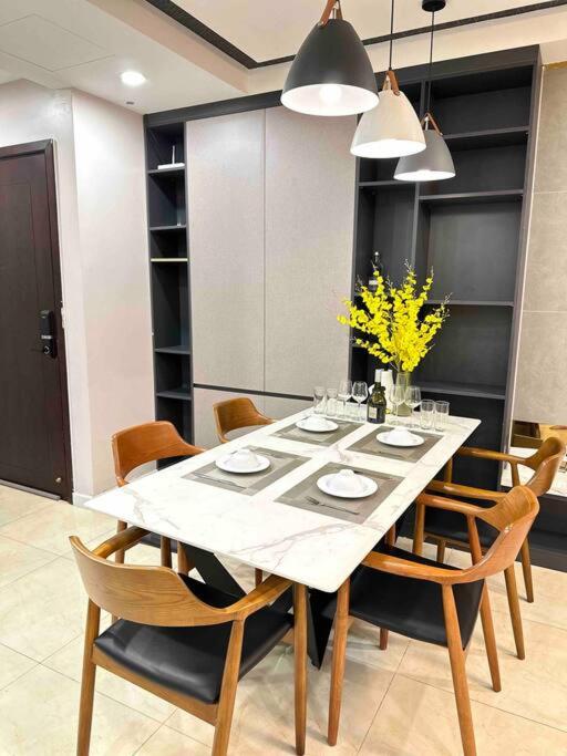 Spacious/3BR/Lakeview/Highrise