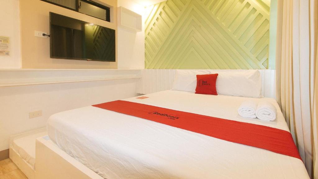 RedDoorz @ Innzz Apartel