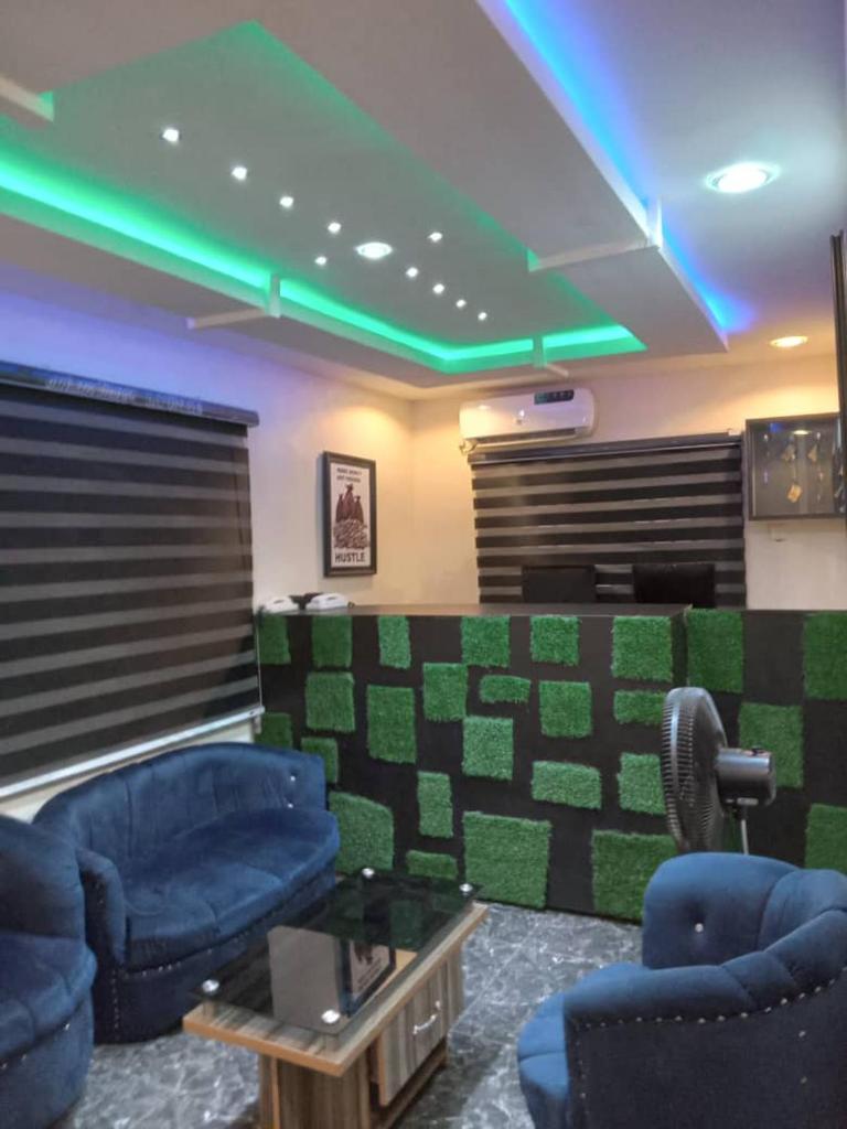 AT.TITANIC LOUNGE AND SUITES photo 1