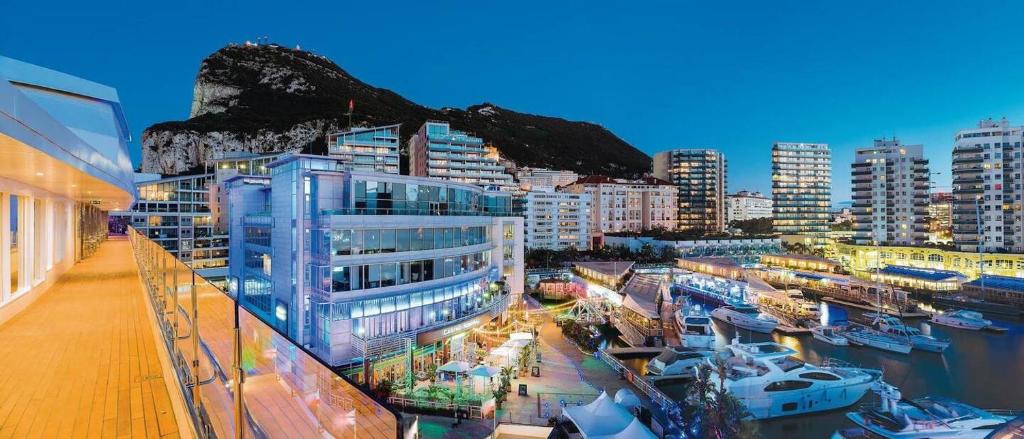 Britain in the Sun at Luxurious Ocean Village photo 2