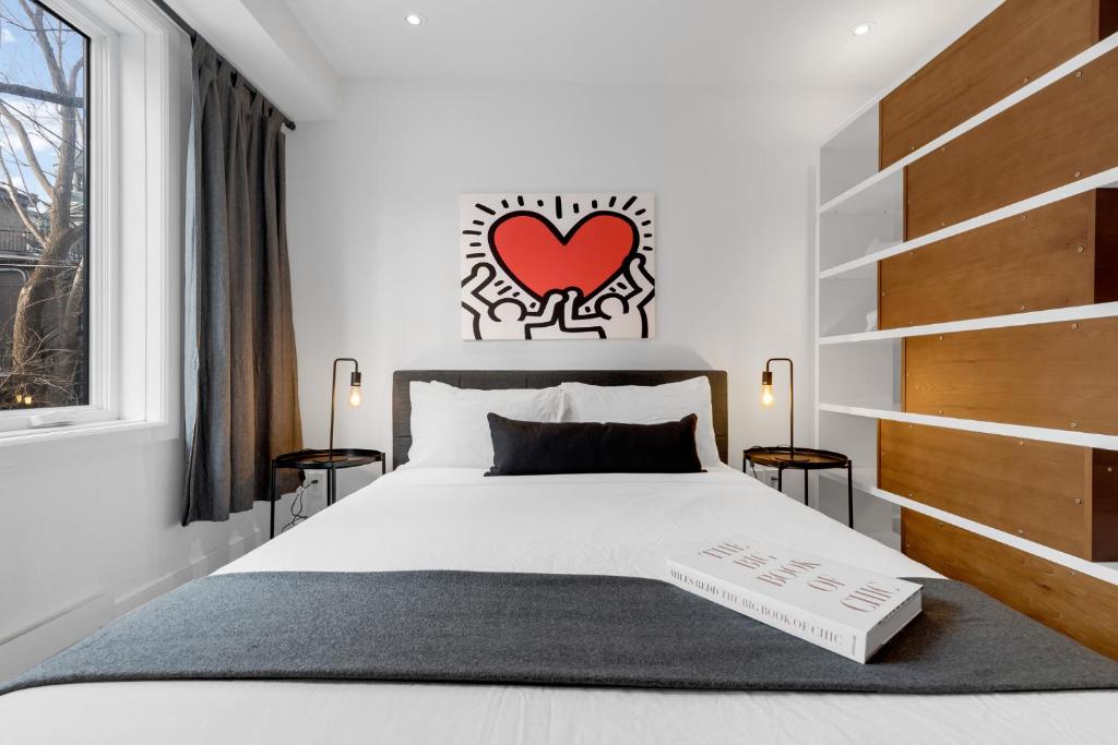 LiV MTL Soho Spacious Rooftop Suites Groups Near Downtown Montréal - Tap to explore photos