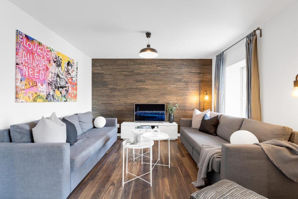 LiV MTL Soho Spacious Rooftop Suites for Groups Near Downtown Montreal - Tap to explore photos