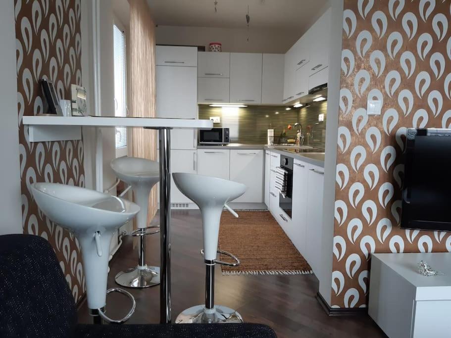 Slnečný 2 izbový byt 5 minút od centra mesta photo 3