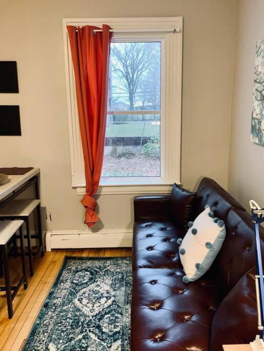 Cozy Apt #4 in DT Halifax photo 3