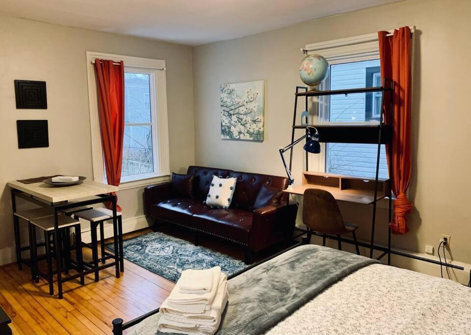 Cozy Apt #4 in DT Halifax photo 4
