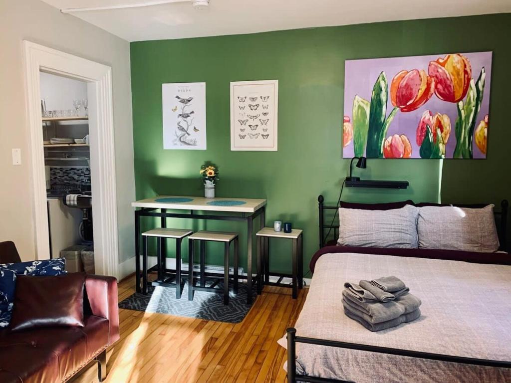 Comfy Studio #3, Central Location, Parking photo 2