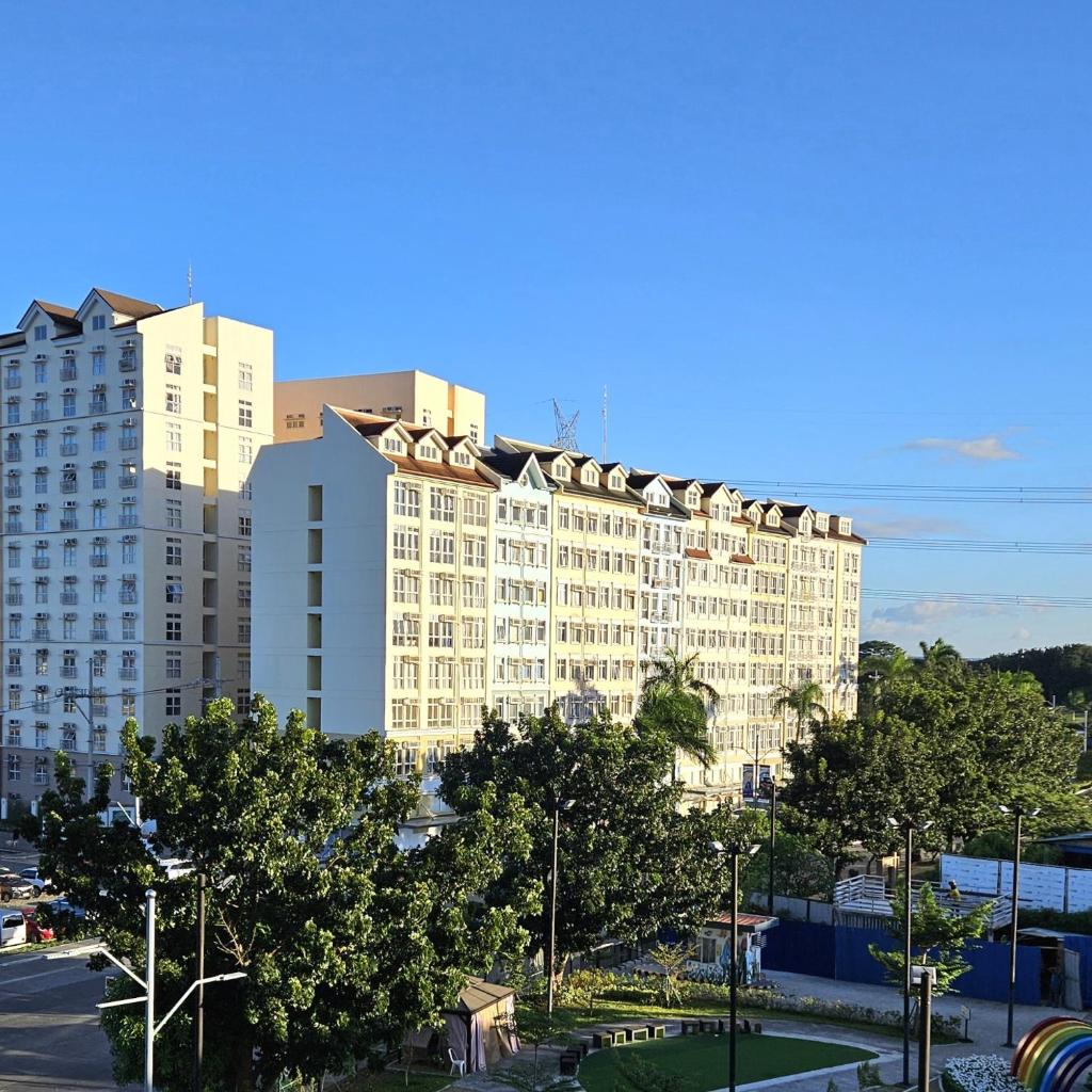 Mados Serene Condo with Southwoods Skyline View photo 1