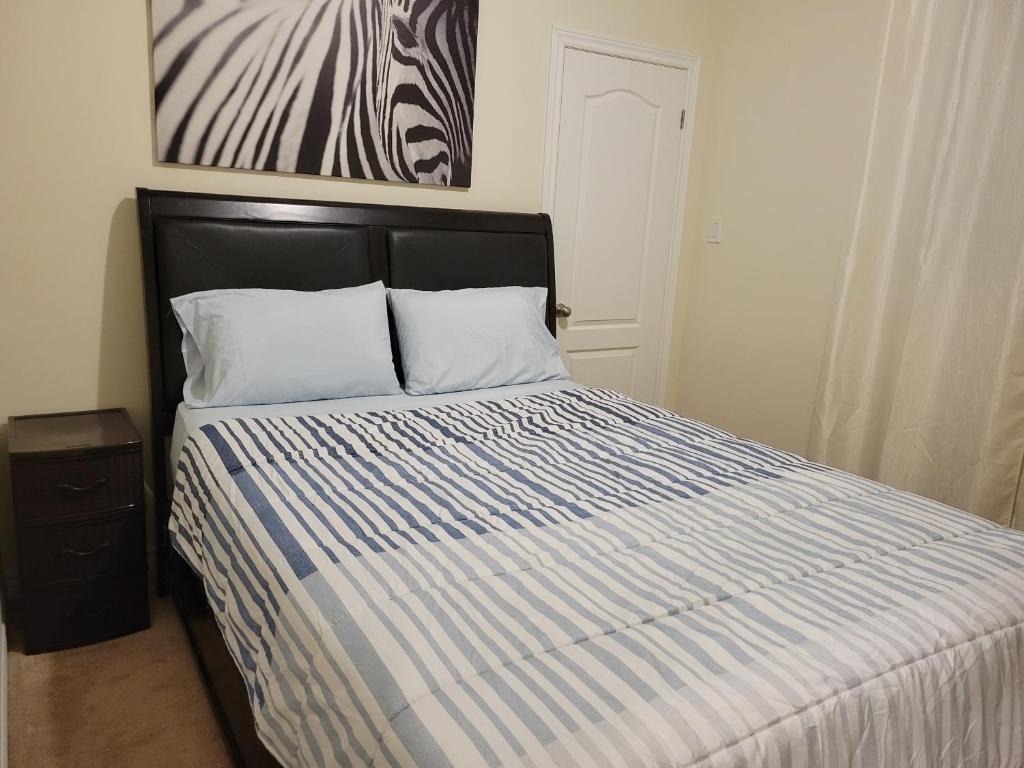 Jack & Jill Private Suite @RoseGlen Place photo 2