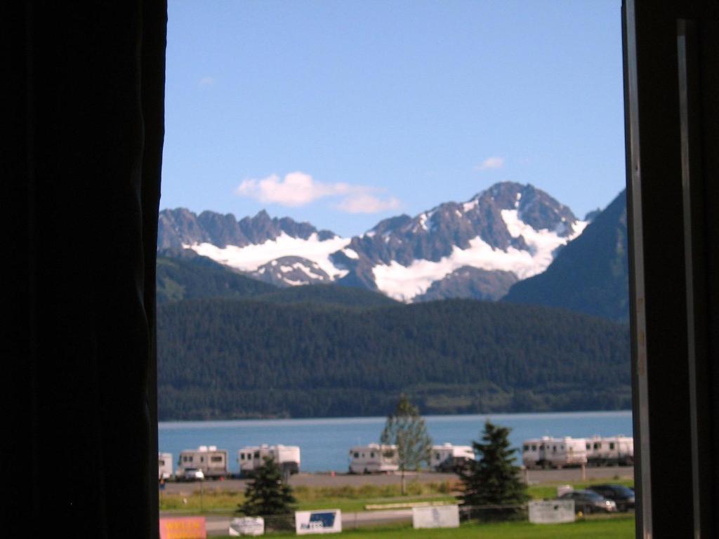 Murphy's Alaskan Inn image