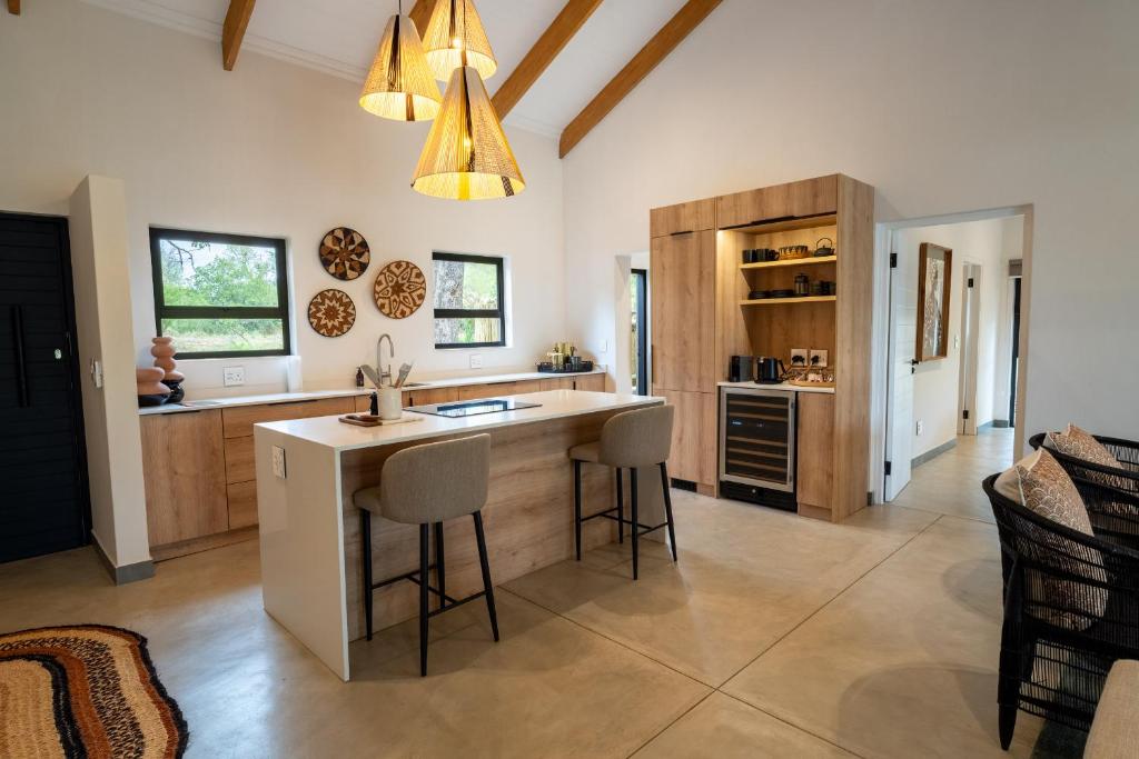 Nomads Den Luxury Villa with Riverbed View photo 3