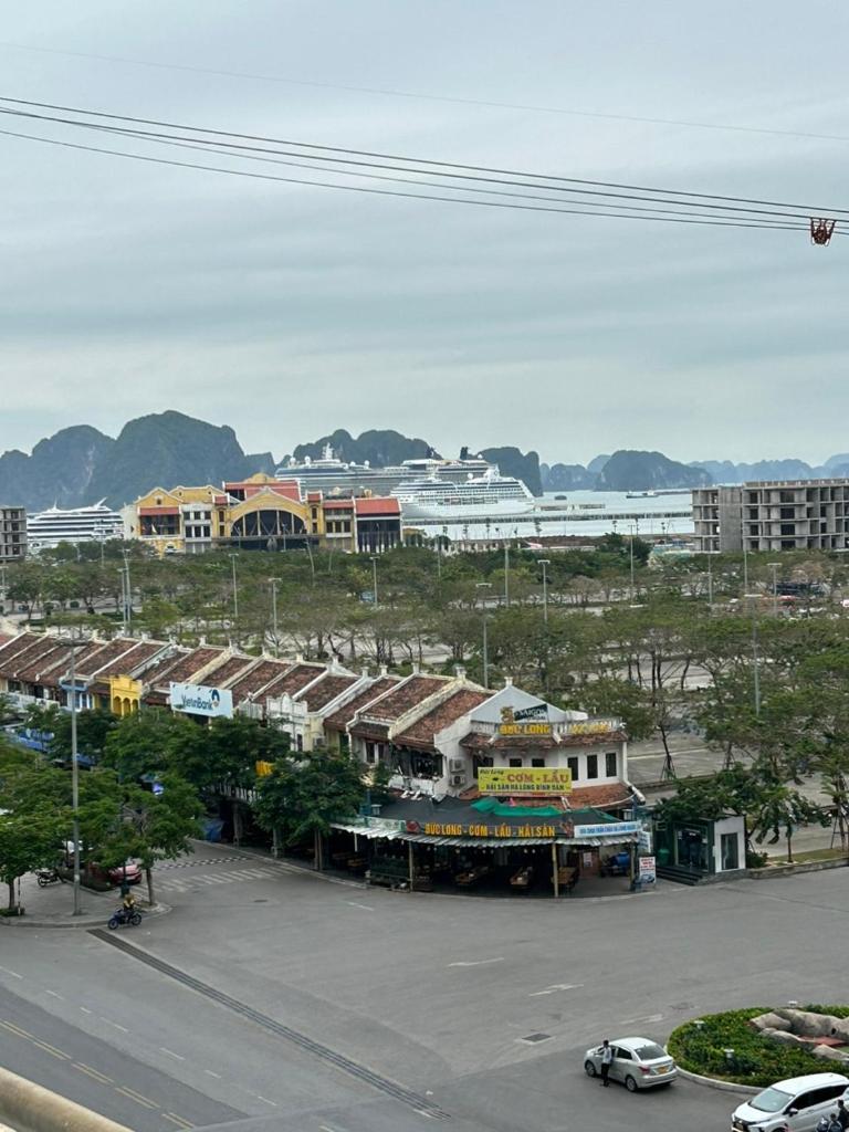 Khách Sạn Bưu Điện Hạ Long (Hạ Long P & T hotel)