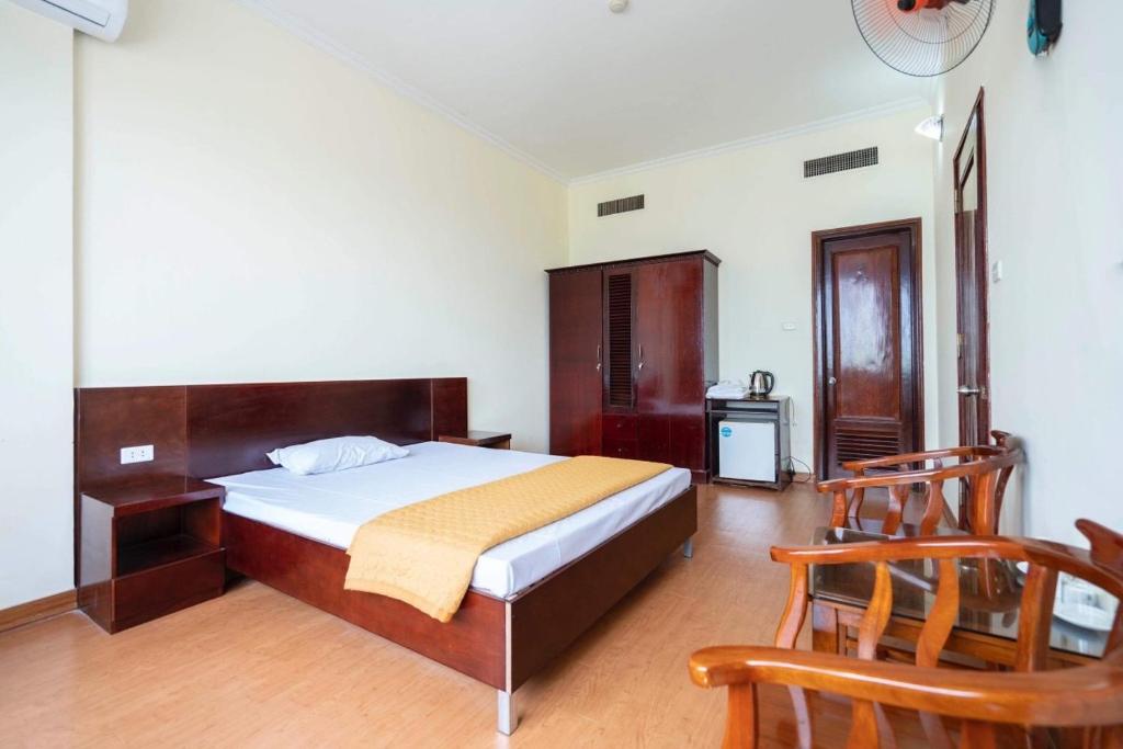 Khách Sạn Bưu Điện Hạ Long (Hạ Long P & T hotel)