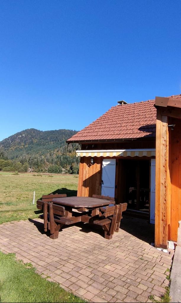 Chalet pour amoureux de la nature avec vue sur le lac de Retournemer photo 3