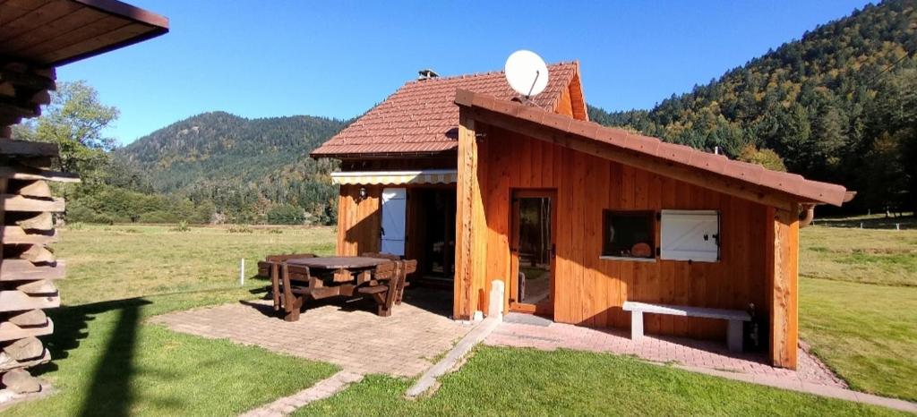 Chalet pour amoureux de la nature avec vue sur le lac de Retournemer photo 2