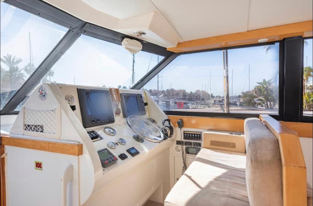 Barco Americano Sotogrande