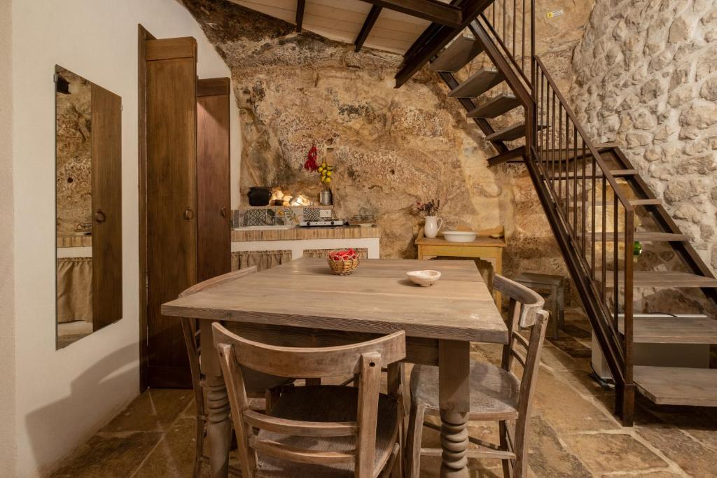 Case-grotte degli Avi, esperienza abitativa in grotta photo 4