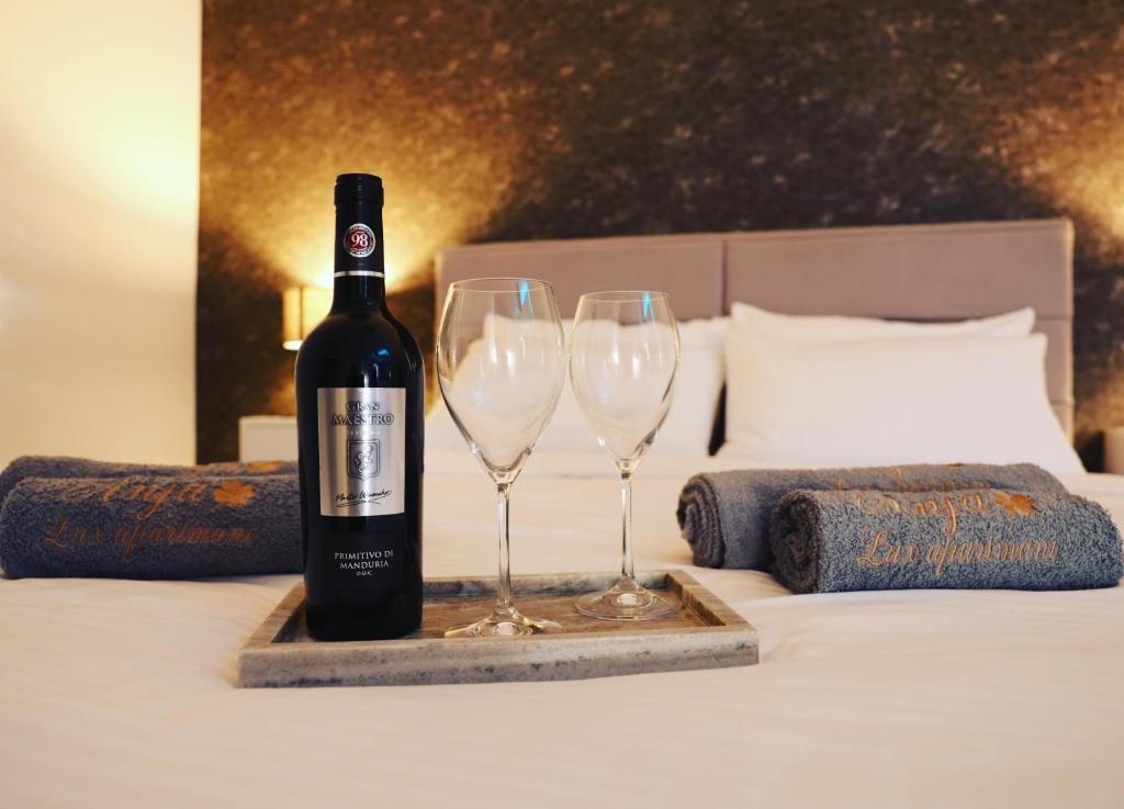 Anja Lux photo 1