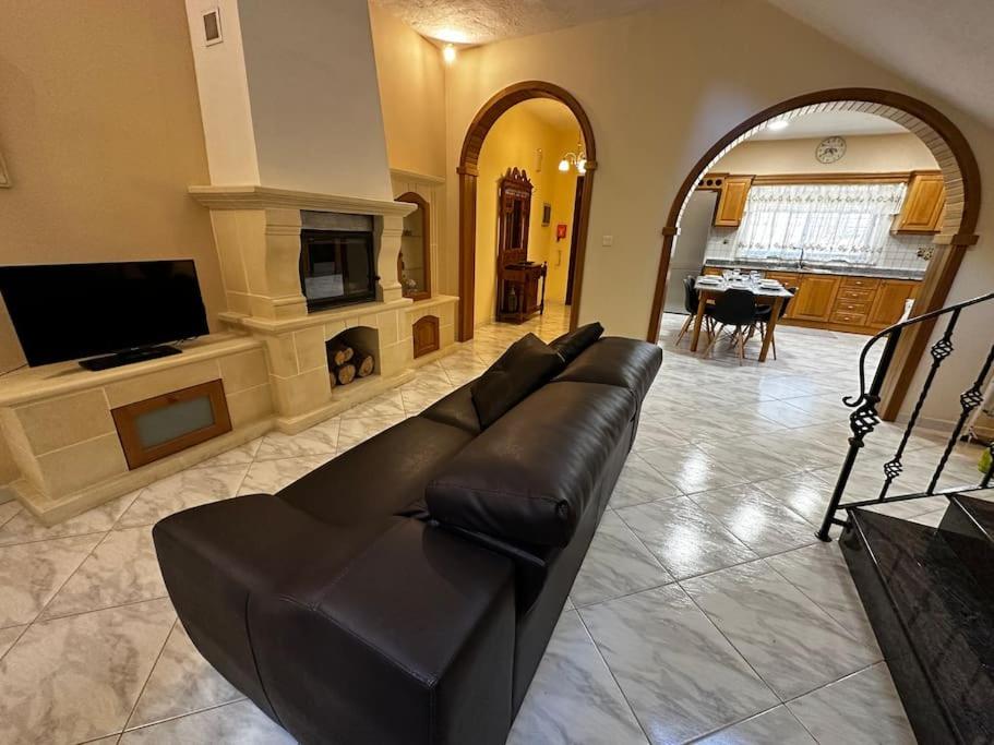 Casa Del Mare, 3Bedroom House in Marsaxlokk Fishing Village