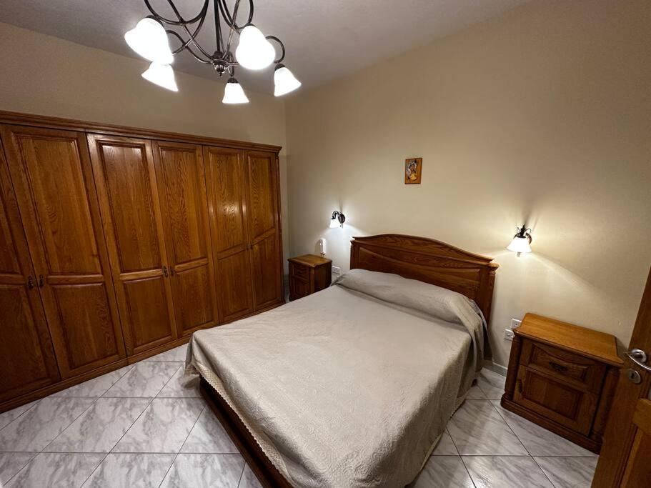 Casa Del Mare, 3Bedroom House in Marsaxlokk Fishing Village photo 1