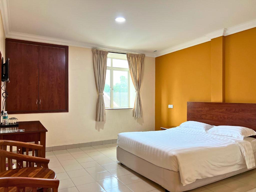 Tropicana Hotel photo 2