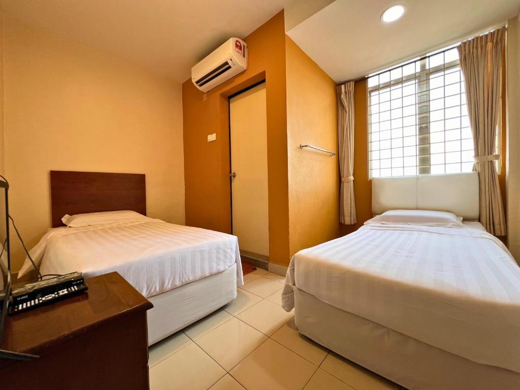 Tropicana Hotel photo 3