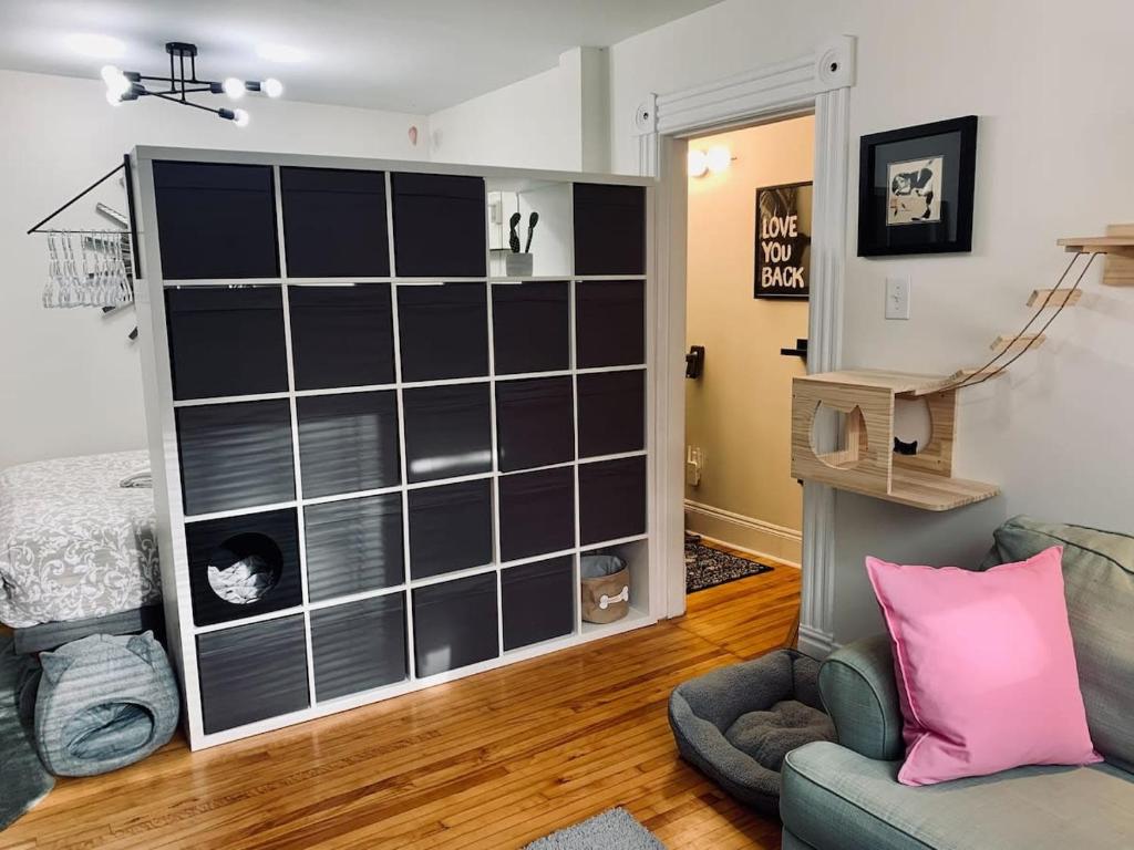 Ultimate Pet-friendly Studio #1, Patio photo 4