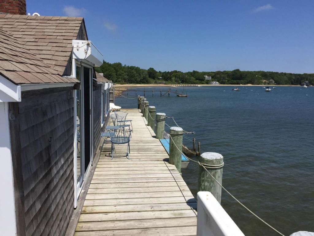 Topside on Pleasant Bay photo 4