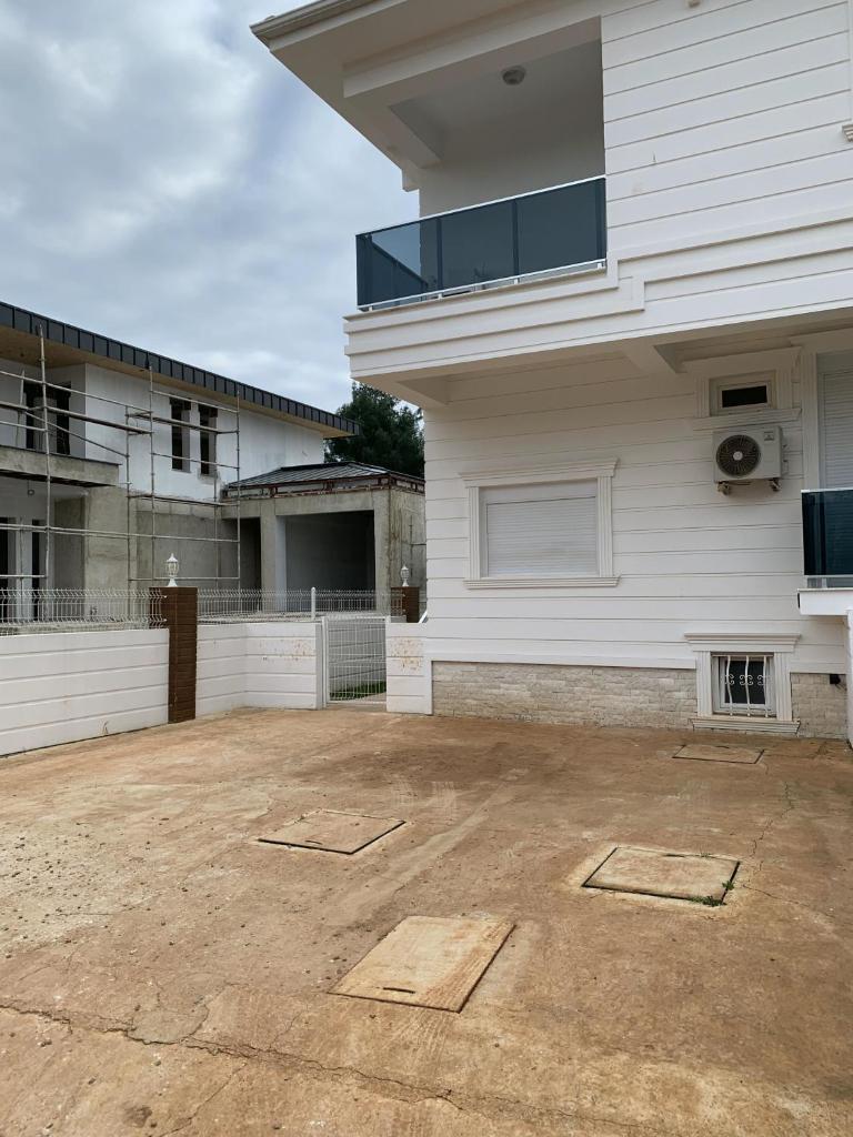 Deluxe Villa in Forest photo 2