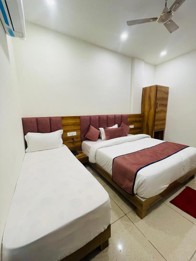 HOTEL D.S photo 2