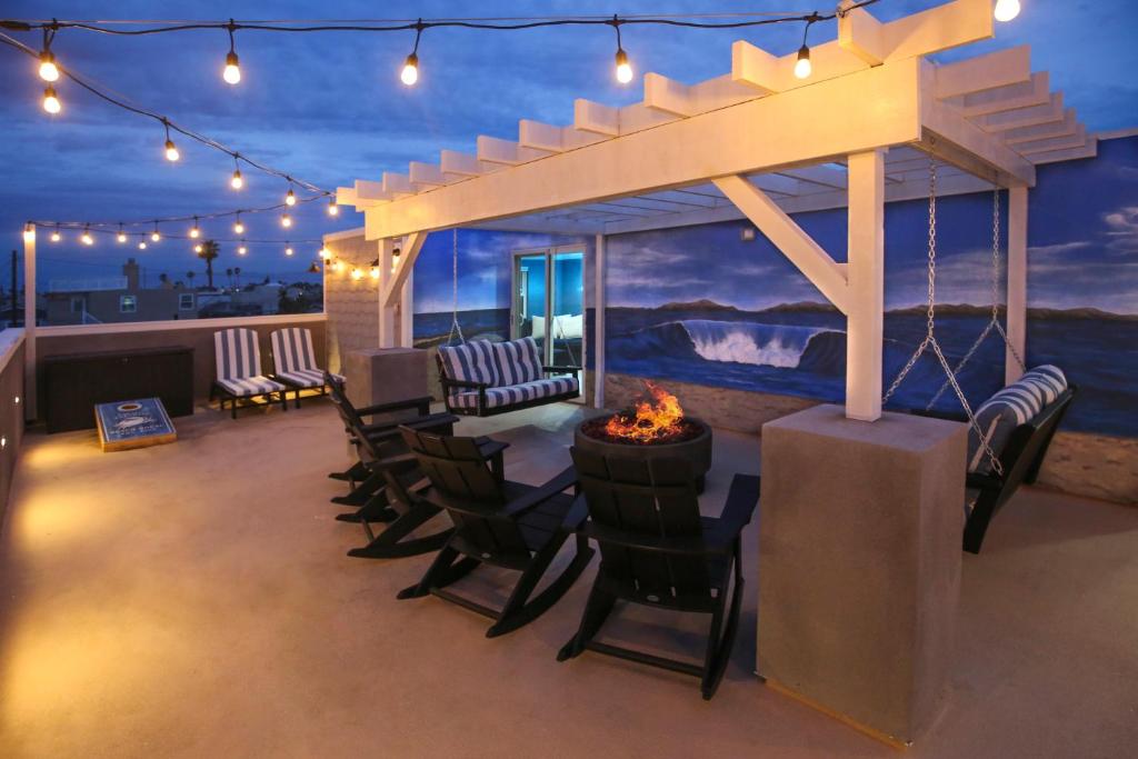 Luxury Beach Home - Steps to the Sand, Game Room, Firepit, Deck photo 4