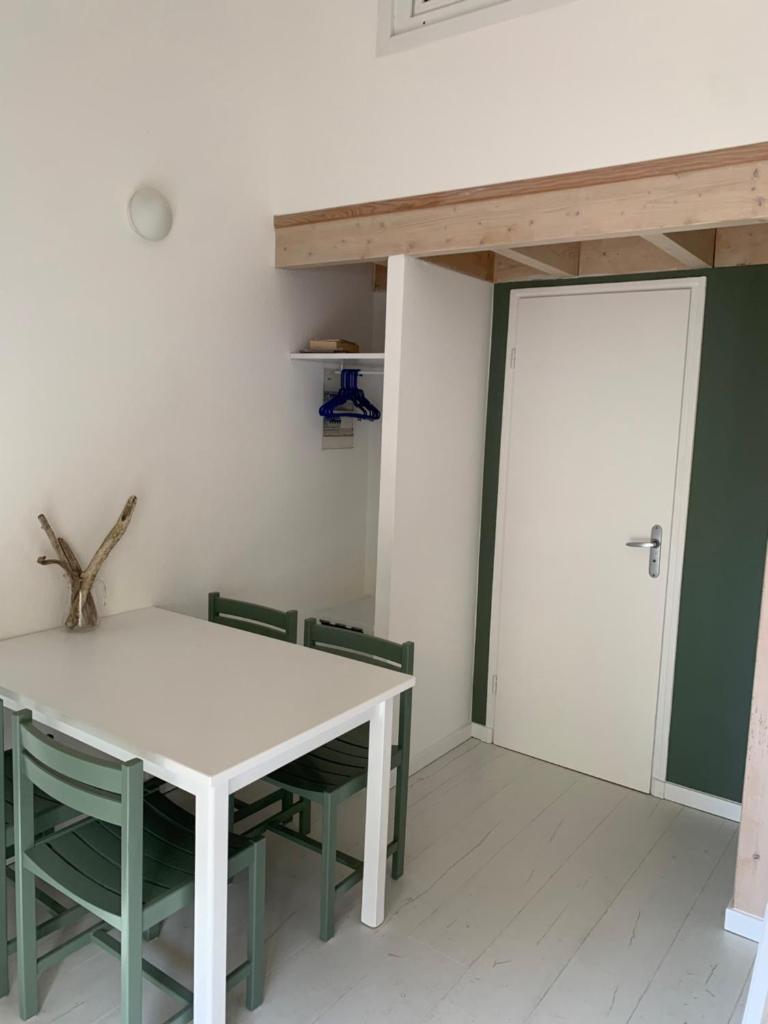 Maisonnette avec piscine intérieure chauffée à 400 m de la plage et ménage de fin de séjour compris H3 photo 4
