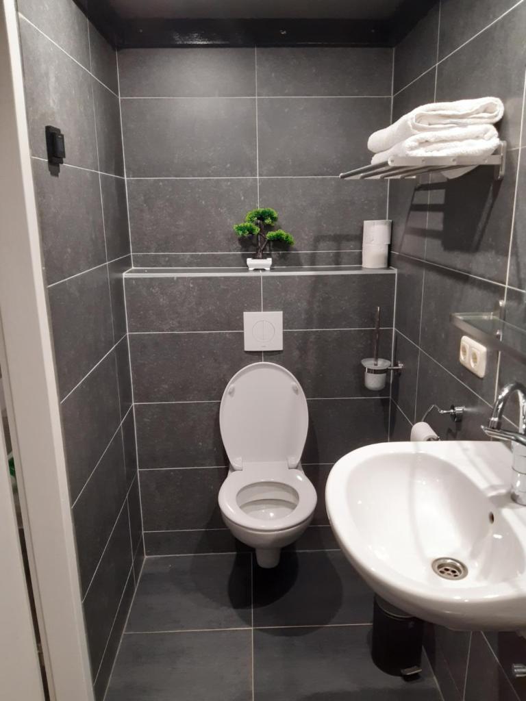 Pension Het Hoefijzer Room Type - Family Room with Private Bathroom