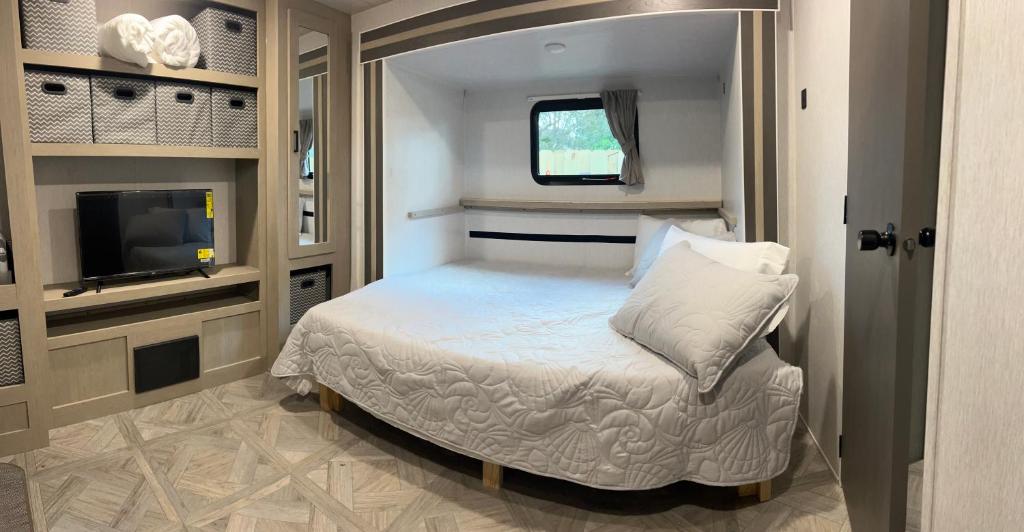 Homestead RV photo 4