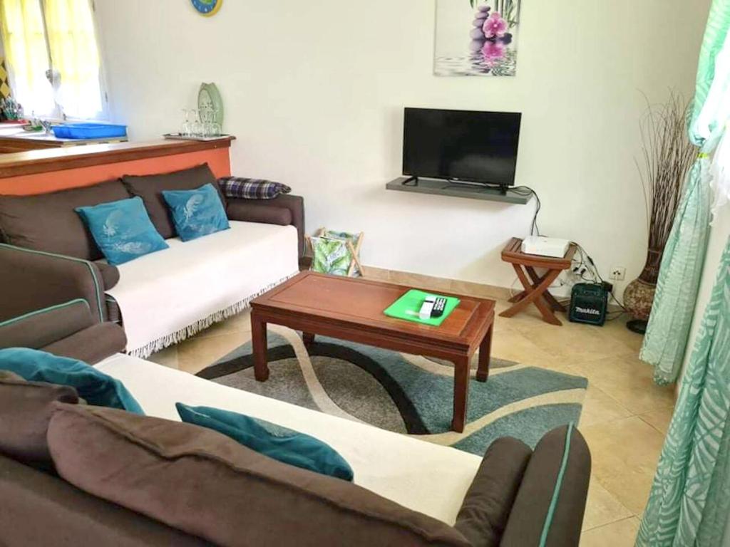 Maison de 2 chambres avec terrasse et wifi a Hell Bourg photo 1