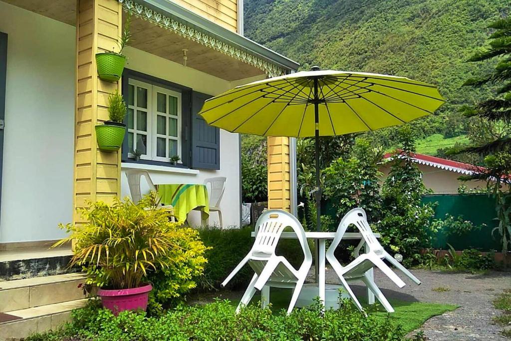 Maison de 2 chambres avec terrasse et wifi a Hell Bourg photo 4