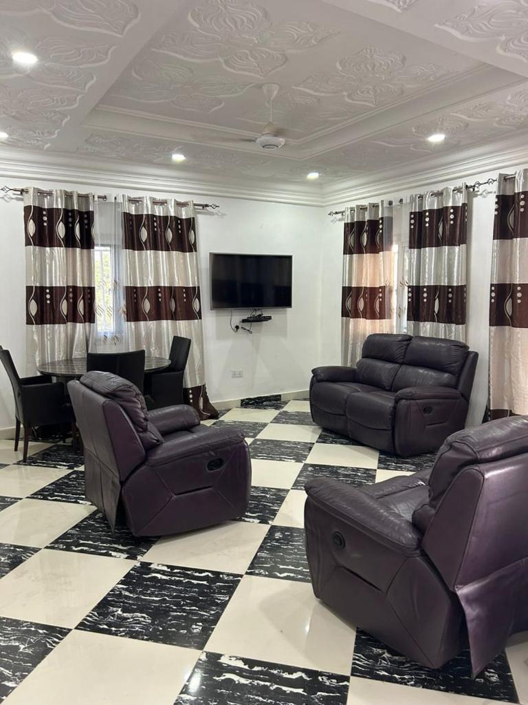 Lamzo's Apartments photo 3