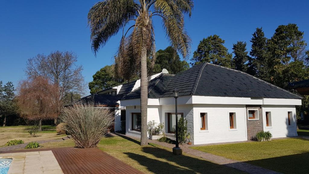 HERMOSA CASA EN BARRIO CERRADO, A 30 KM DE LA CIUDAD DE BUENOS AIRES Y 10 KM. DEL AEROPUERTO INTERNACIONAL DE EZEIZA photo 4