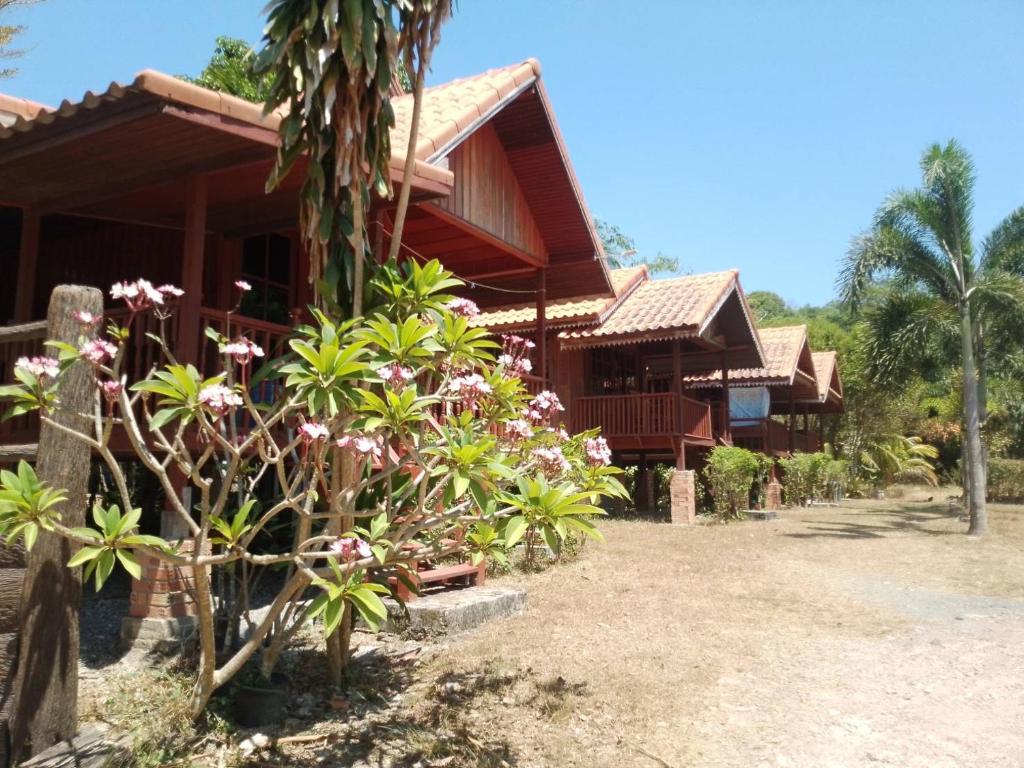 Lanta Yoky bangalow photo 3