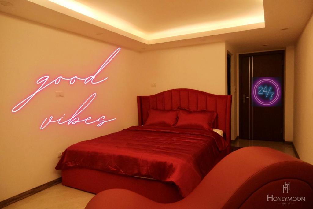 Hooneymoon Hotel - 404 Đường Bưởi - by Bay Luxury