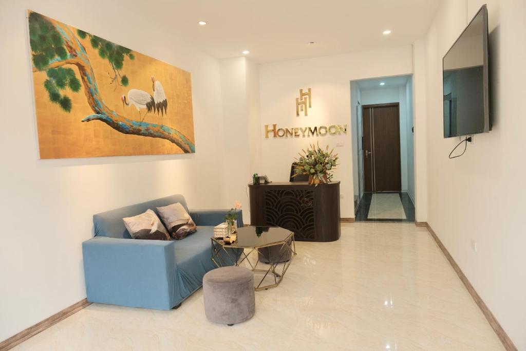 Hooneymoon Hotel - 404 Đường Bưởi - by Bay Luxury