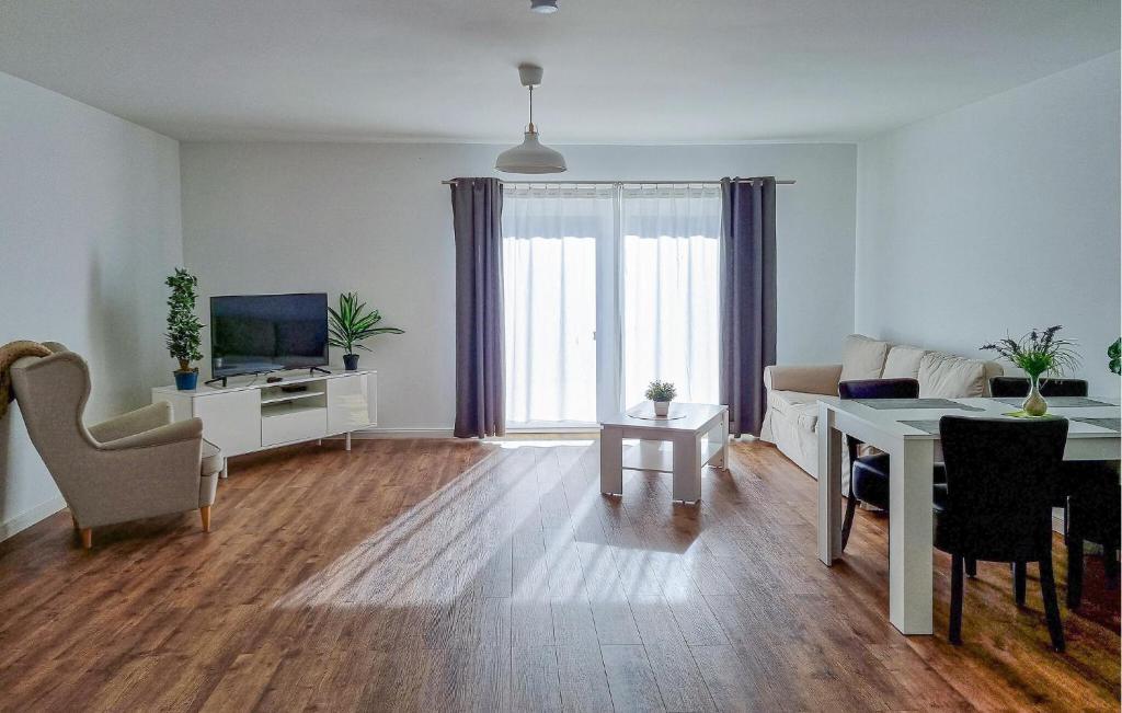 Nice Apartment In Passow Ot Charlottenho With Wifi And 1 Bedrooms photo 2