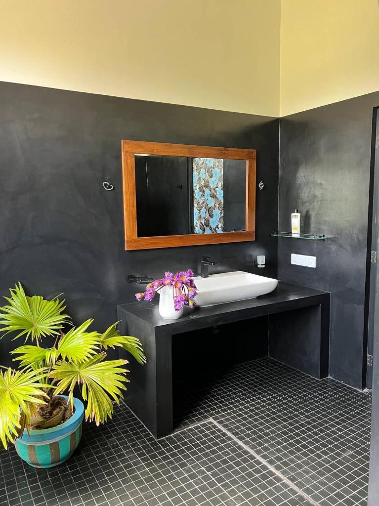 Coconut Palm beach restaurant and rooms photo 4