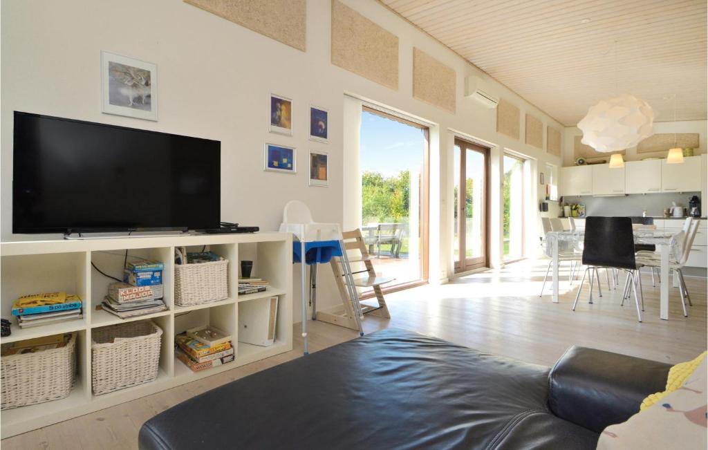 Stunning Home In Haderslev With 4 Bedrooms, Sauna And Wifi photo 4
