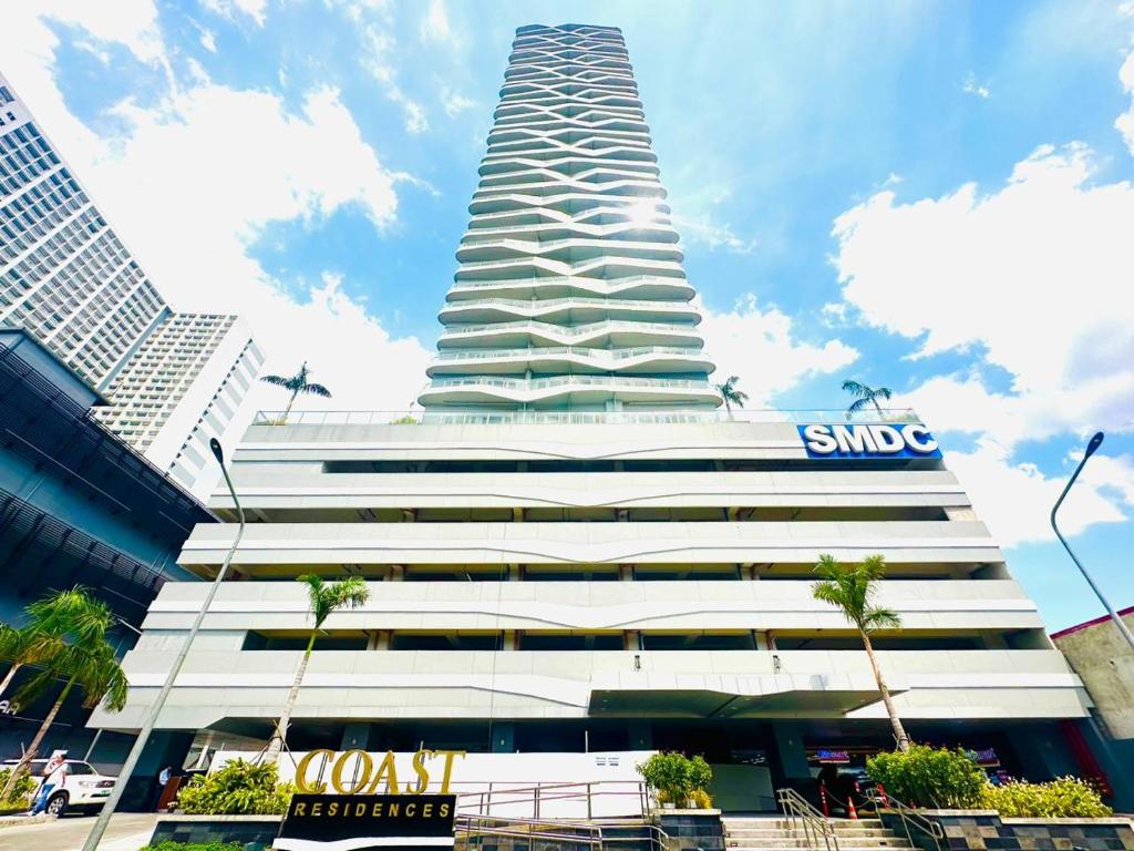 Cozy Two Bedroom Family Suites at Coast Residences near PICC, WTC & MOA, Metro Manila