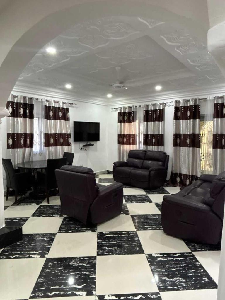 Yamzo's Apartments photo 1