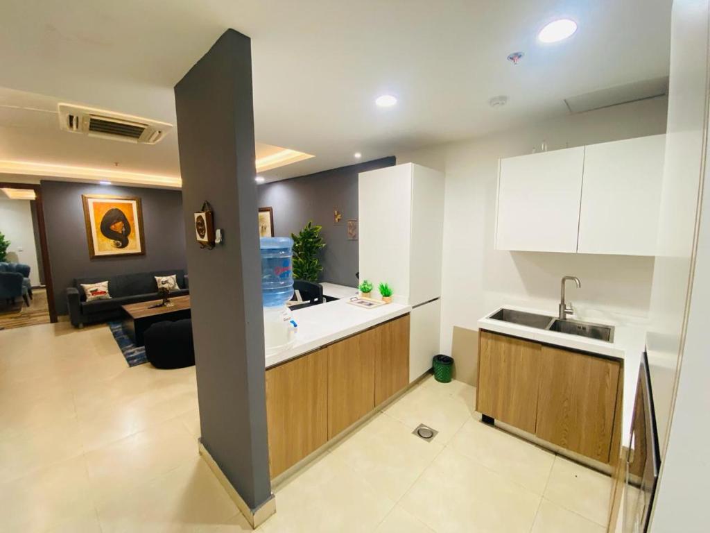 Gold Crest Luxury Apartment photo 4