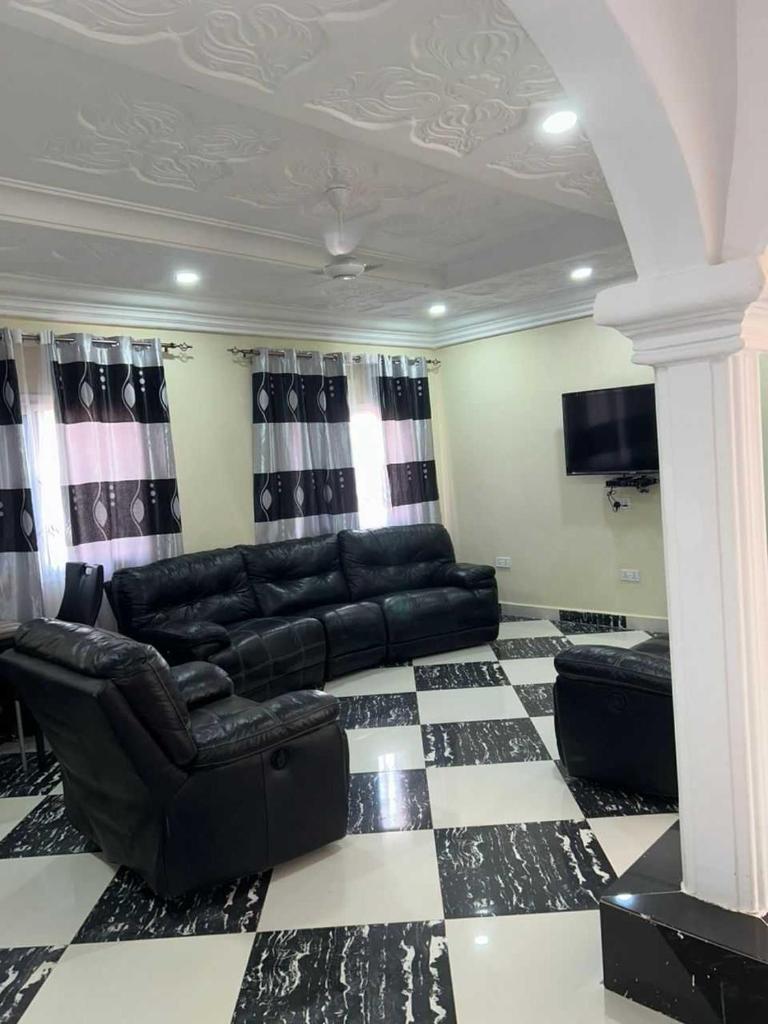 Lamzo's Apartments photo 1