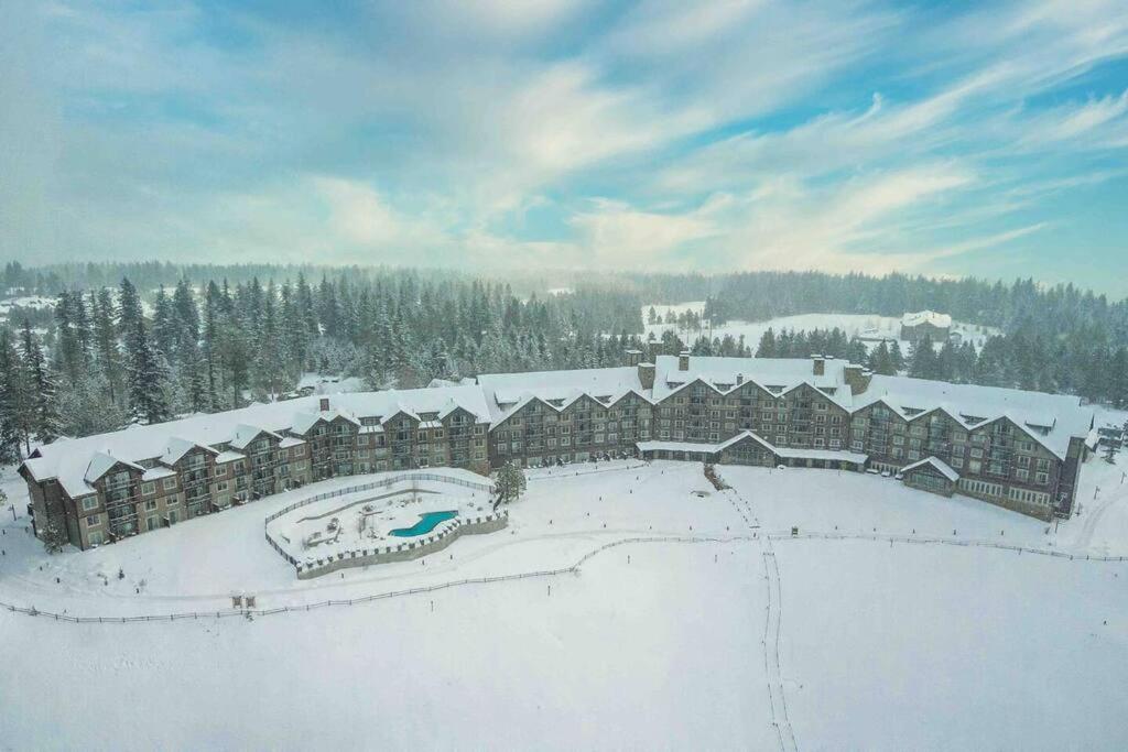 Cozy, Luxury, Affordable Suncadia Lodge Hotel Room photo 2